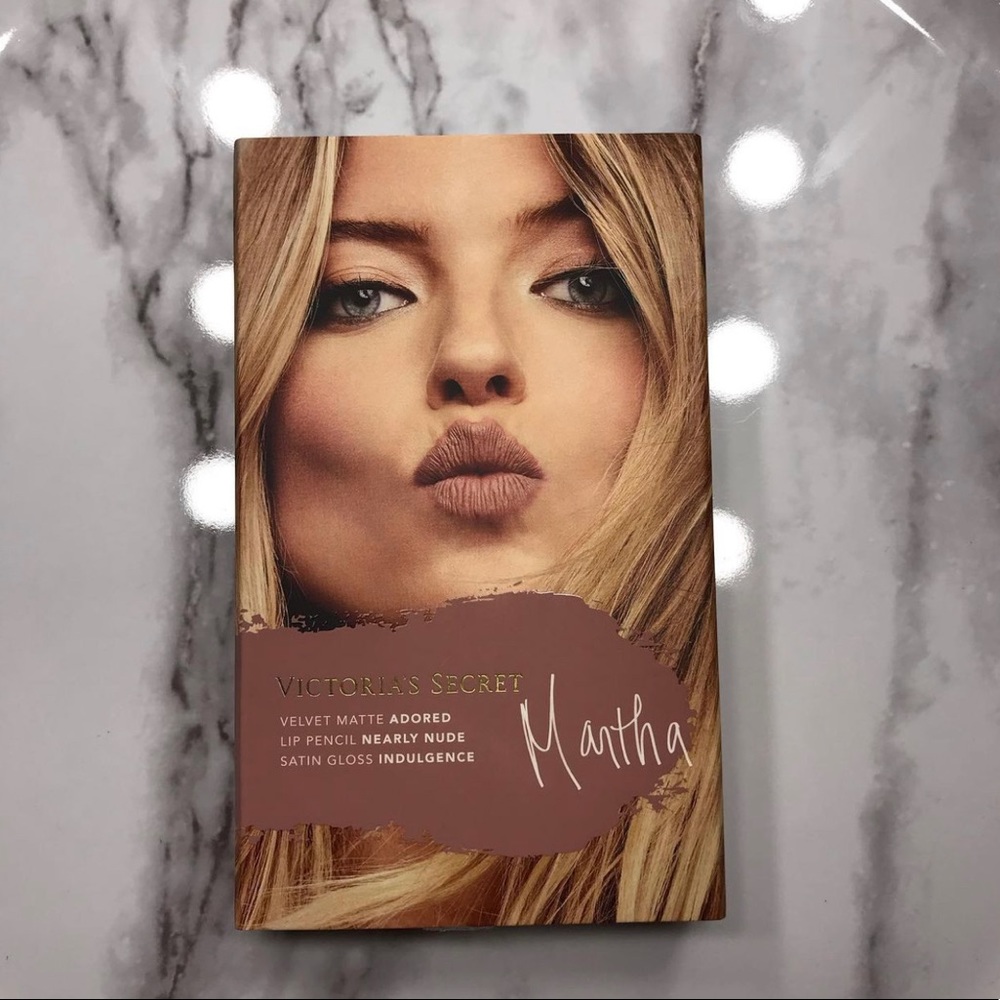 - Victoria's Secret Martha's Lip Kit Nearly Nude